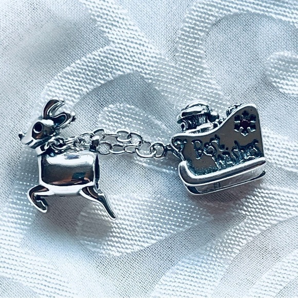 🎅 NWOT Santa Sleigh & Reindeer  Charm – Christmas 🦌 - Picture 15 of 15